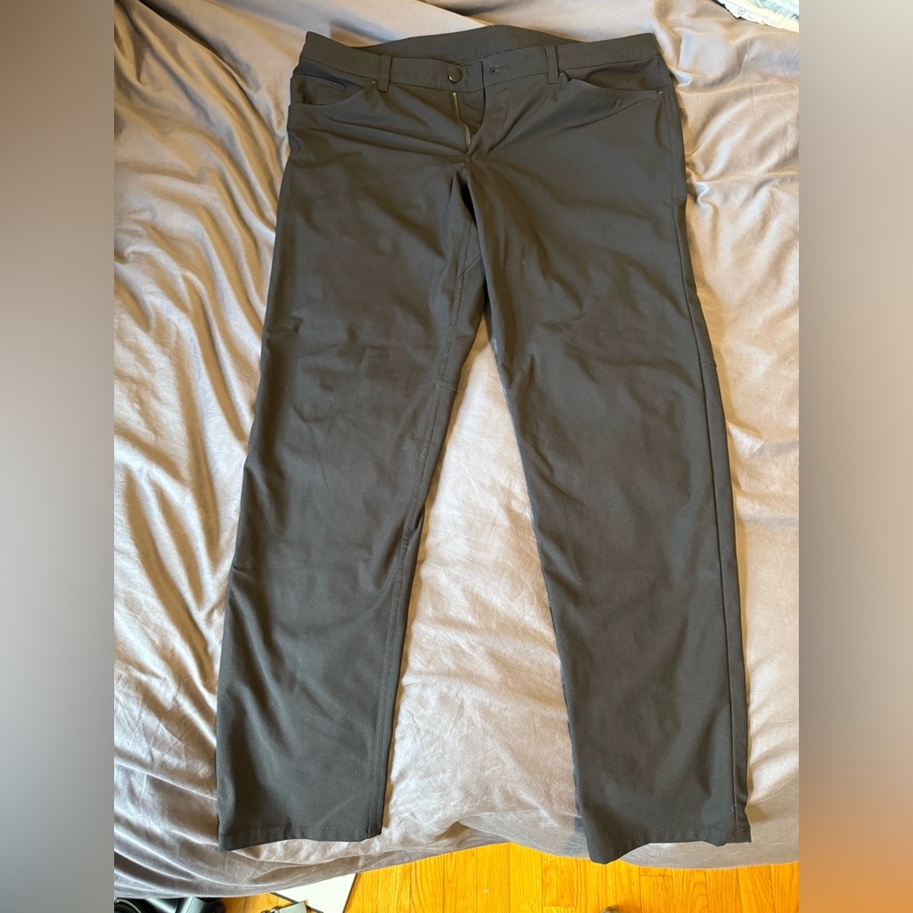 Black Lululemon ABC pants size 34/32